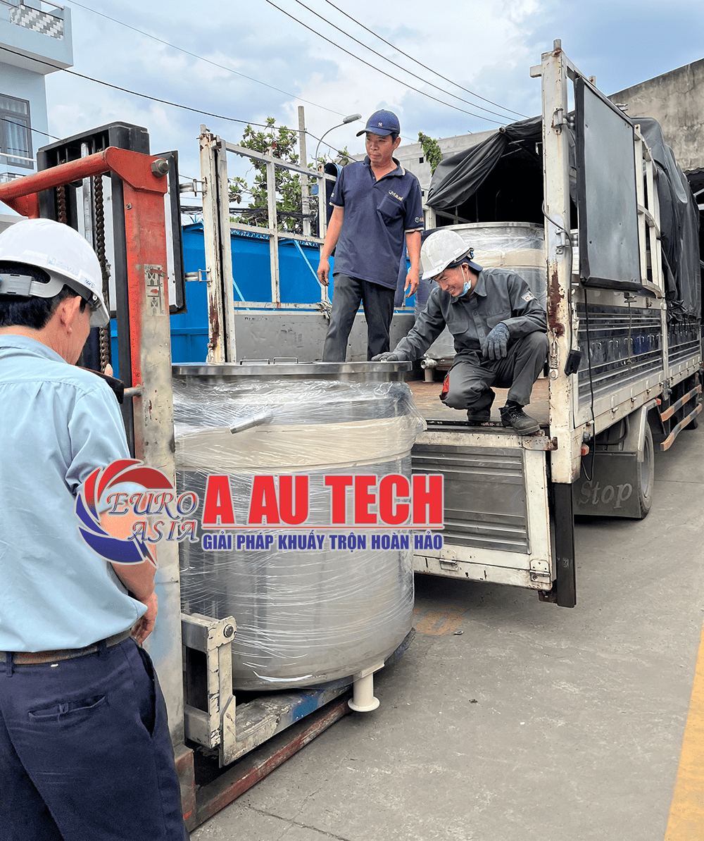 giao hàng bồn chứa giải nhiệt