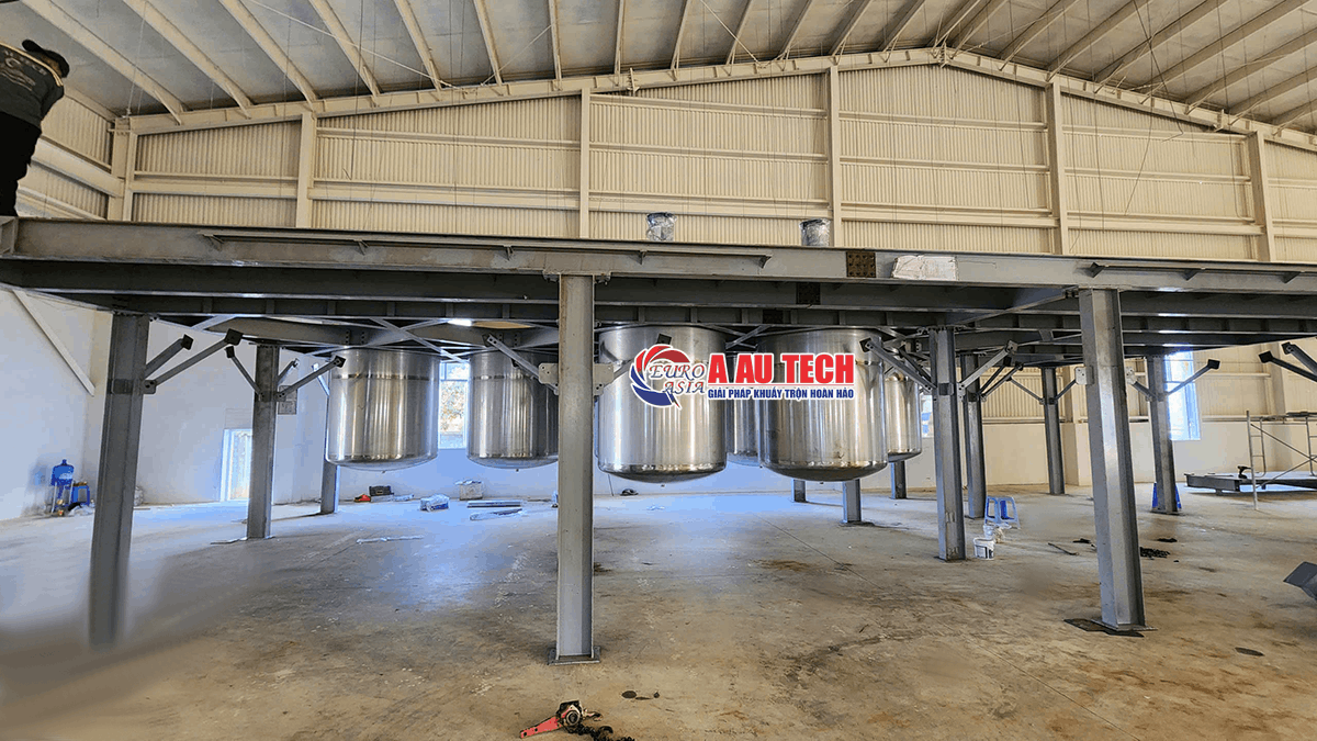 lắp đặt bồn khuấy sơn