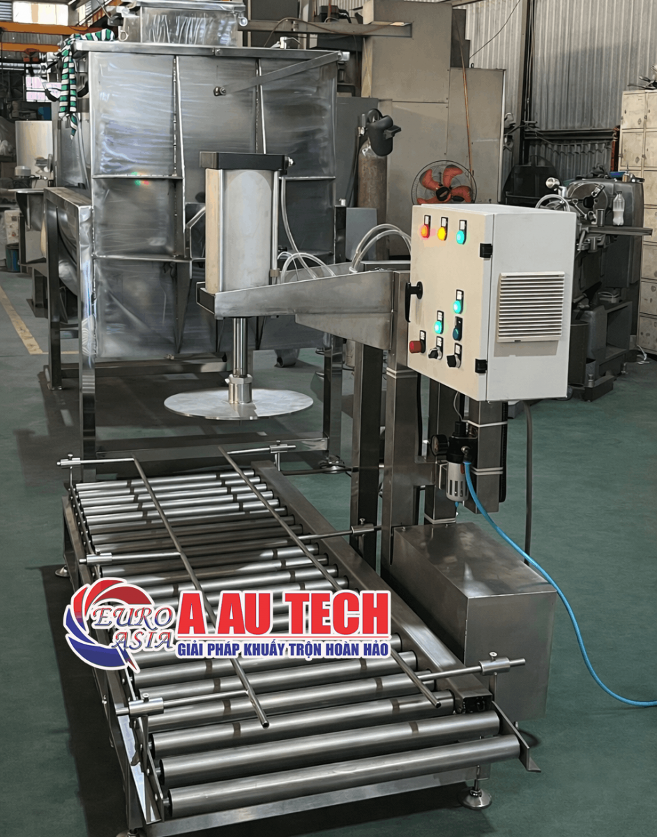 máy đóng nắp thùng sơn khung inox