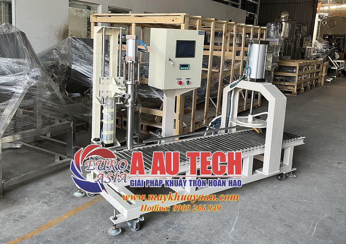 máy chiết rót sơn bằng con lăn