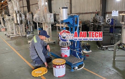 Máy đóng nắp thùng thiếc 