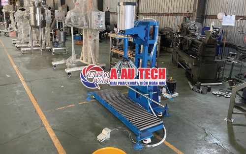 Máy đóng nắp thùng thiếc 