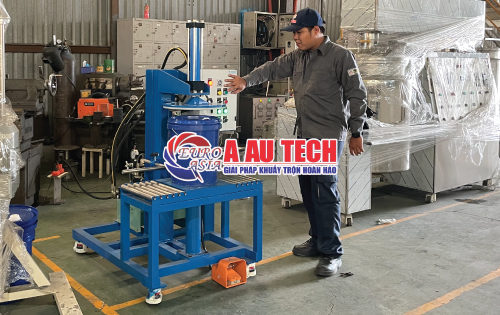 Máy đóng nắp thùng sơn