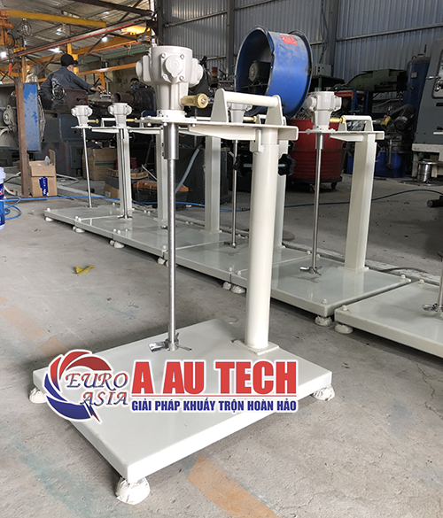 máy khuấy khí nén nâng tay 20 lít á âu