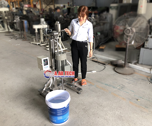 may khuay son thi nghiem 20 lit