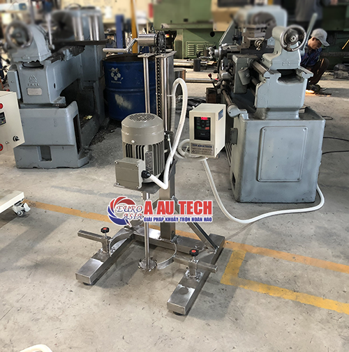 máy khuấy sơn tay quay 4