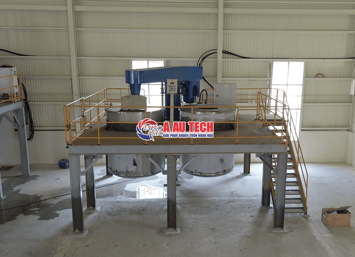 máy khuấy sơn hệ xoay 5000 lít