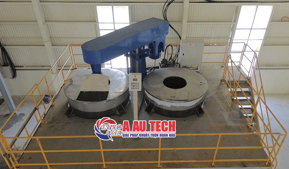 máy khuấy hệ xoay 5000 lít