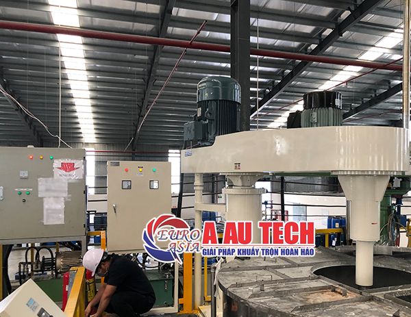 may khuay phan tan son 5000 lit