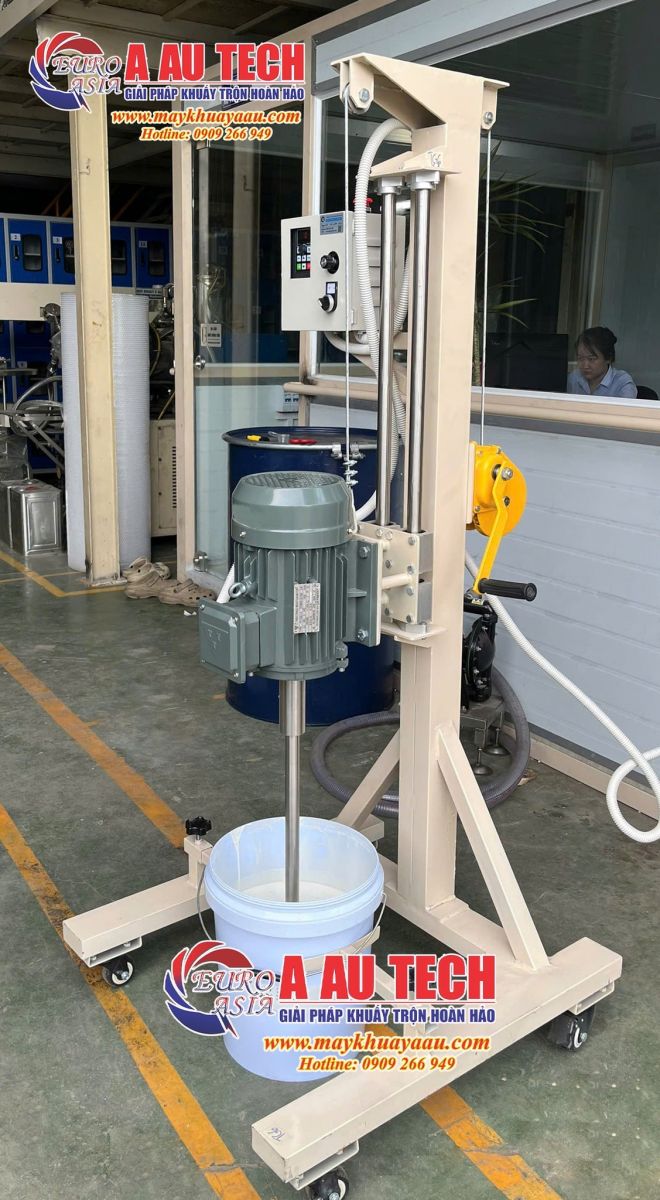 máy khuấy sơn 50 lít 3