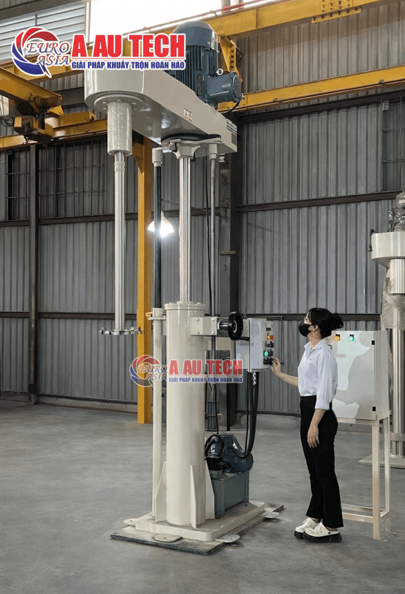 máy khuấy sơn hệ xoay 1000 lít