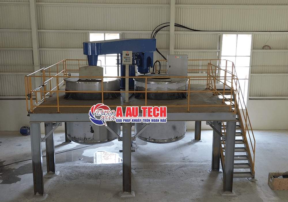 máy khuấy sơn hệ xoay