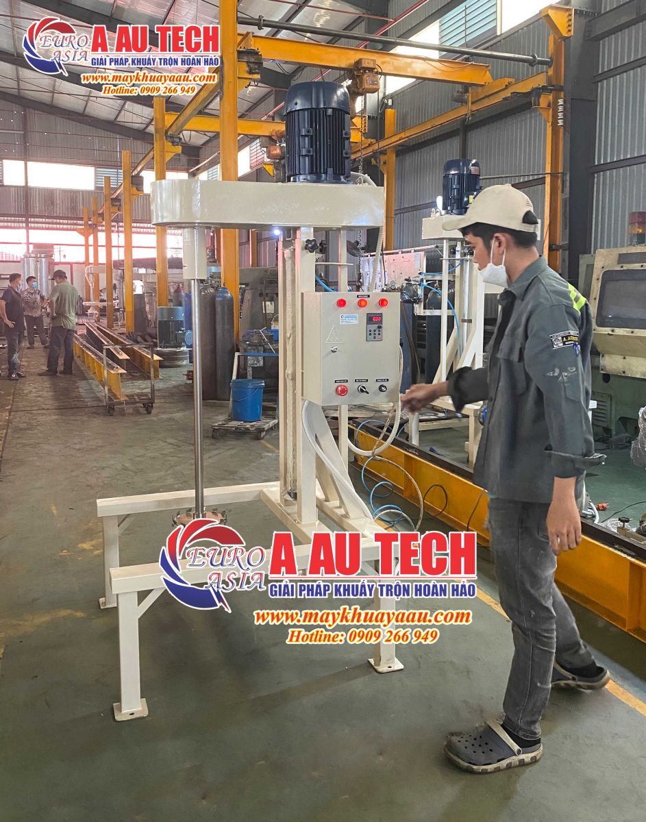 máy khuấy sơn nâng khí