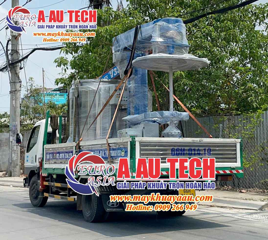 giao hàng máy khuấy sơn pu 2000 lít