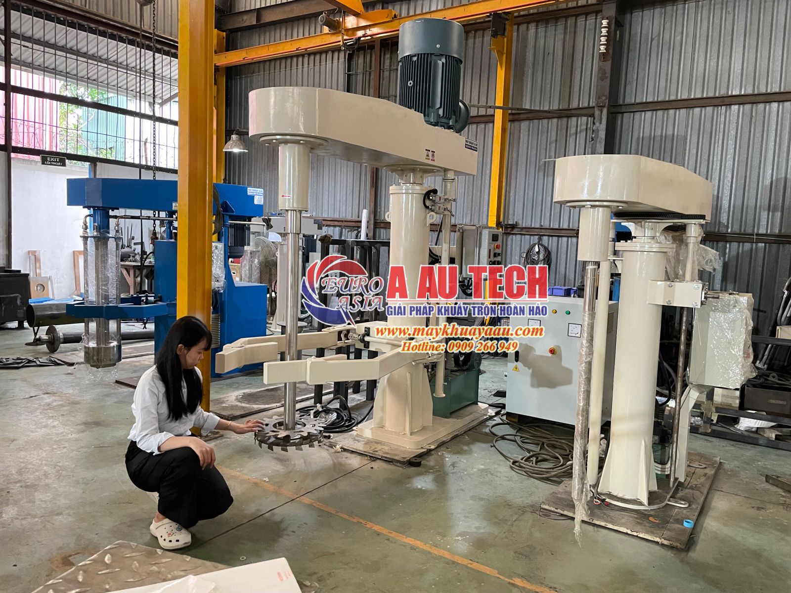 máy khuấy sơn thủy lực