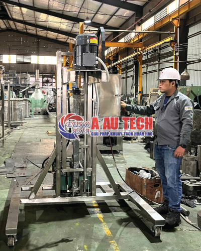 Máy khuấy sơn thùng IBC