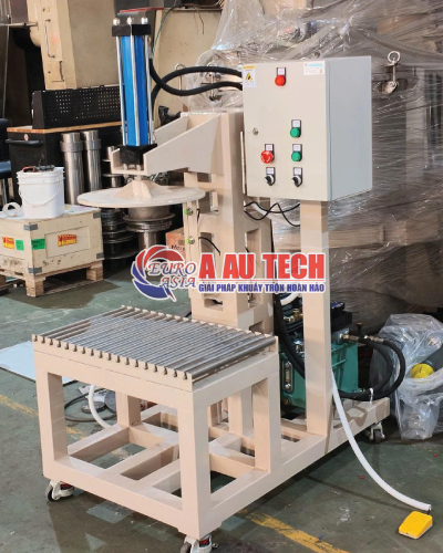 Máy đóng nắp thùng sơn 5–18 lít