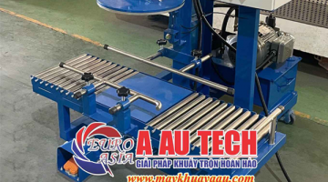 Máy đóng nắp thùng sơn di chuyển bằng con lăn giải pháp tối ưu cho khâu hoàn thiện đóng gói