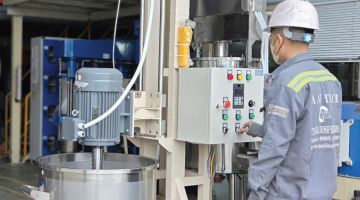 Máy Khuấy Sơn Nâng Điện 200 Lít Phục Vụ Sản Xuất
