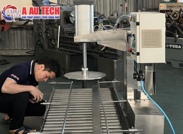 Máy Đóng Nắp Thùng Sơn Di Chuyển Bằng Con Lăn Giải Pháp Tối Ưu Cho Dây Chuyền Sản Xuất Hiện Đại